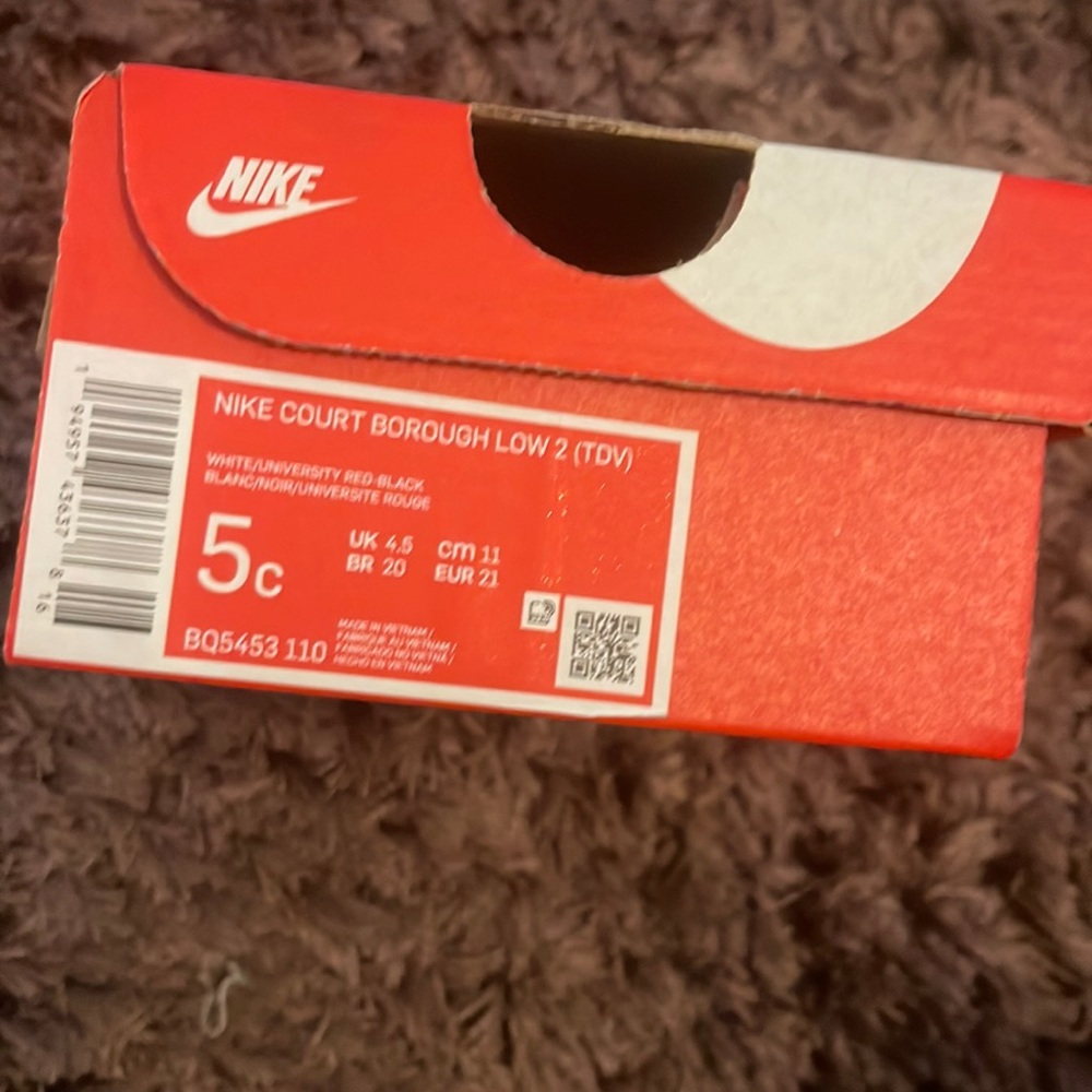 Toddler Nikes! Great condition! Only worn 1x